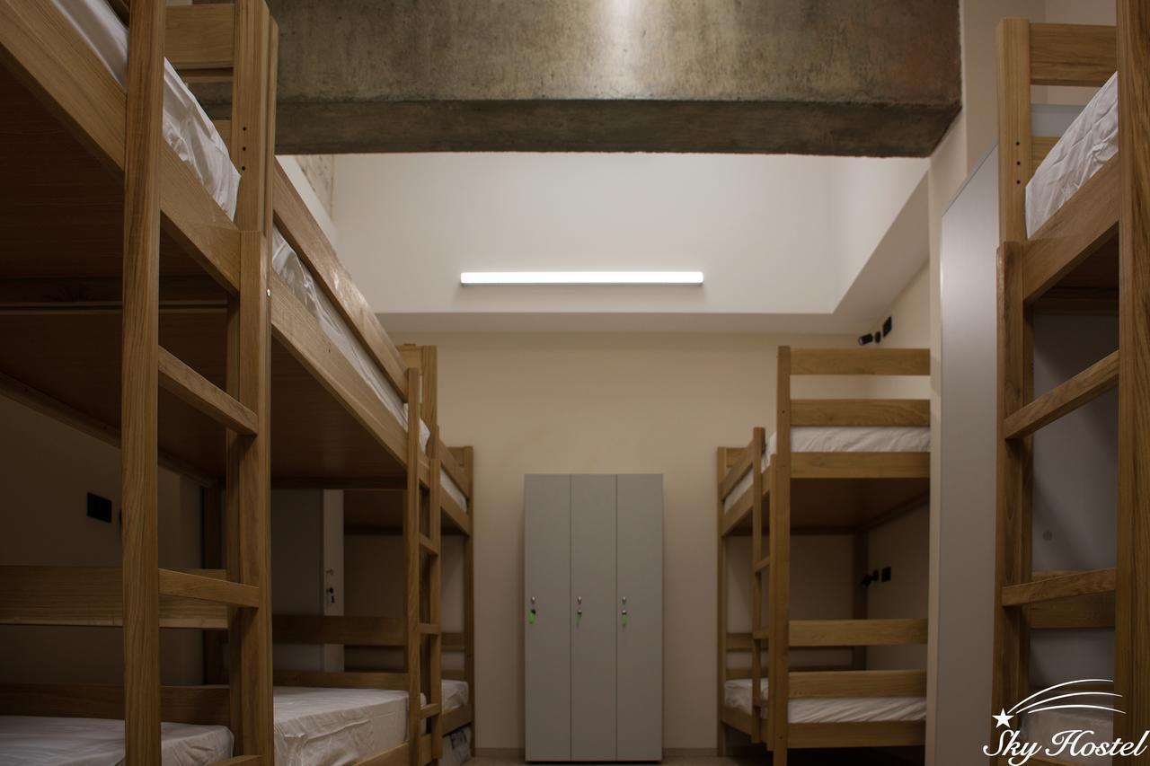 Sky Hostel Kiev Buitenkant foto