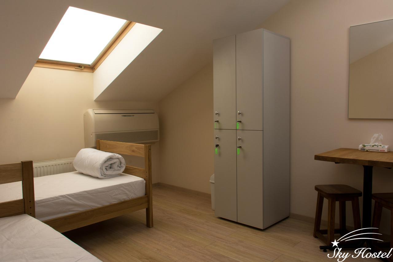 Sky Hostel Kiev Buitenkant foto