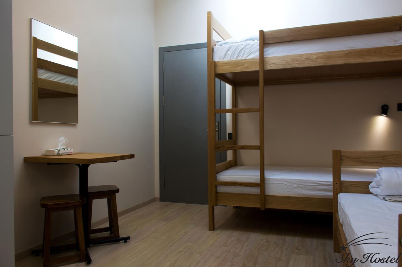 Sky Hostel Kiev Buitenkant foto