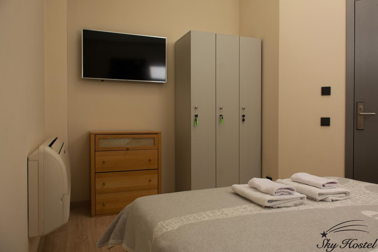 Sky Hostel Kiev Buitenkant foto